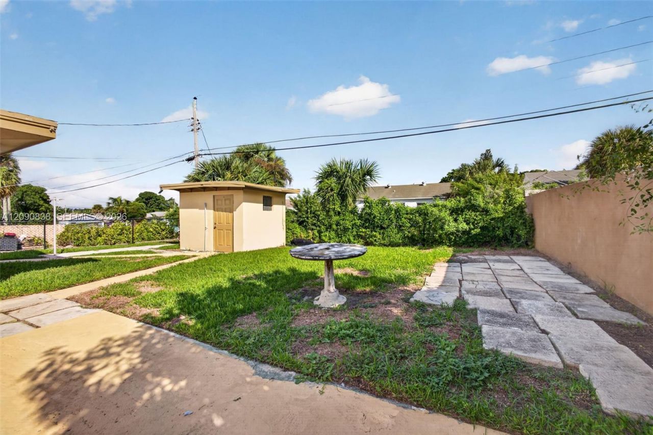 840 W 4th St , Unit -, Riviera Beach, FL 33404 Photo