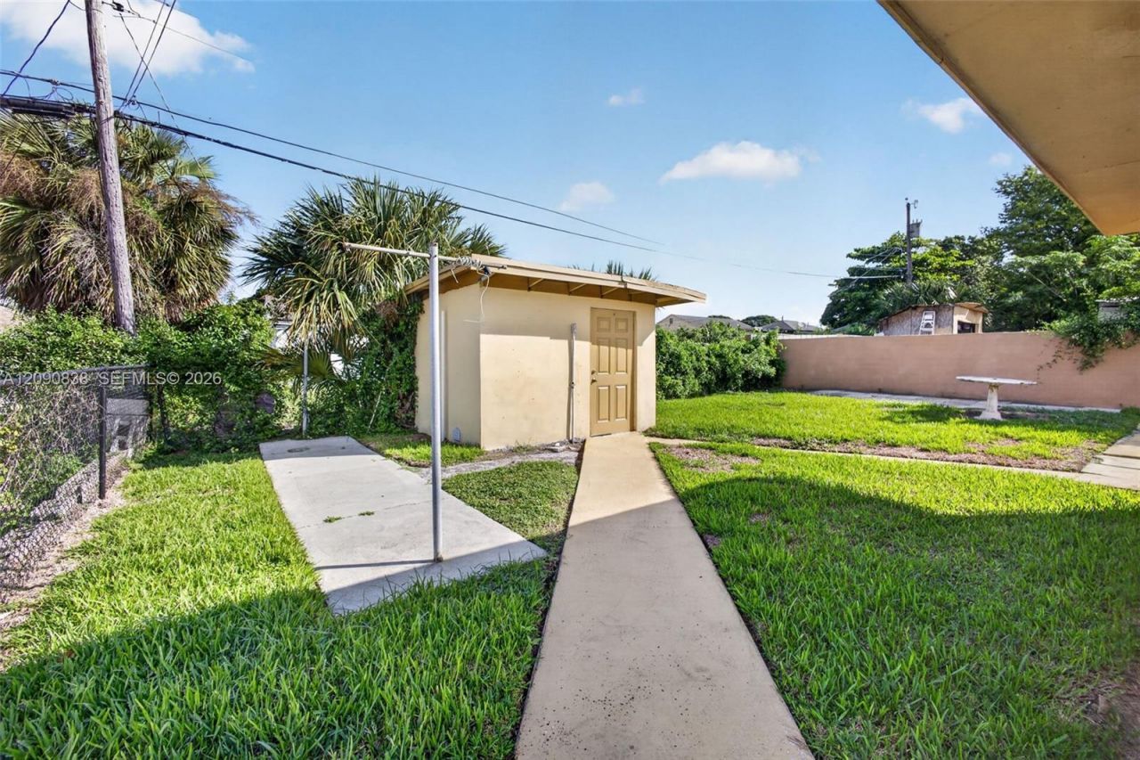 840 W 4th St , Unit -, Riviera Beach, FL 33404 Photo