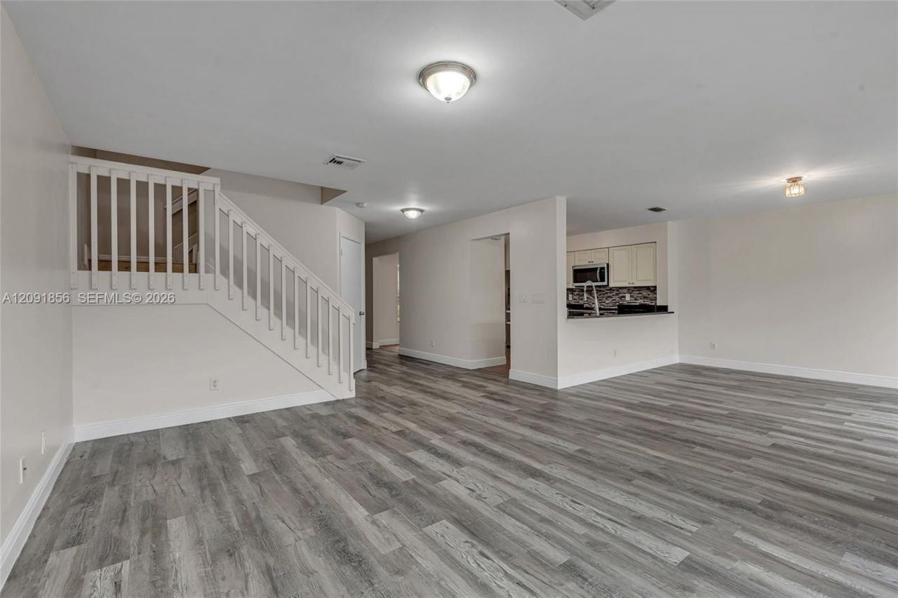 1724 SW 110th Ter, Davie, FL 33324 Photo