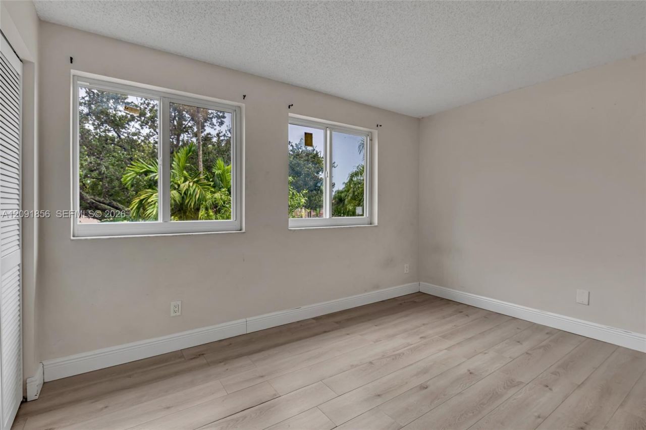 1724 SW 110th Ter, Davie, FL 33324 Photo