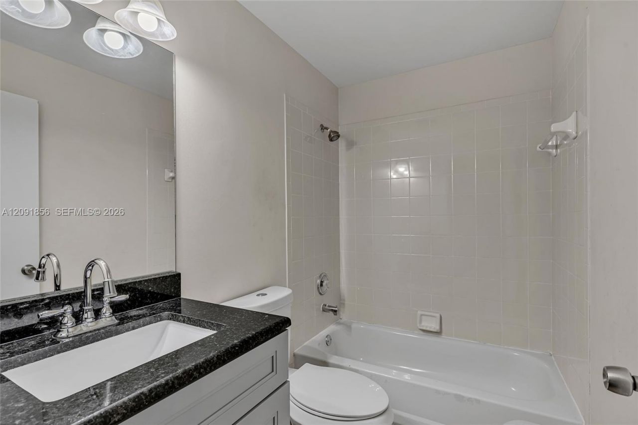 1724 SW 110th Ter, Davie, FL 33324 Photo