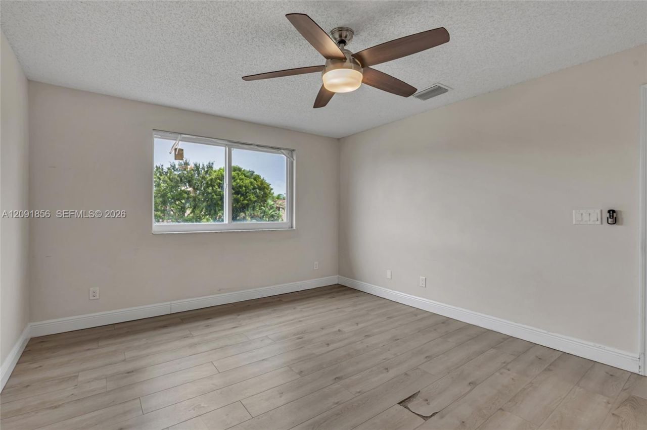 1724 SW 110th Ter, Davie, FL 33324 Photo