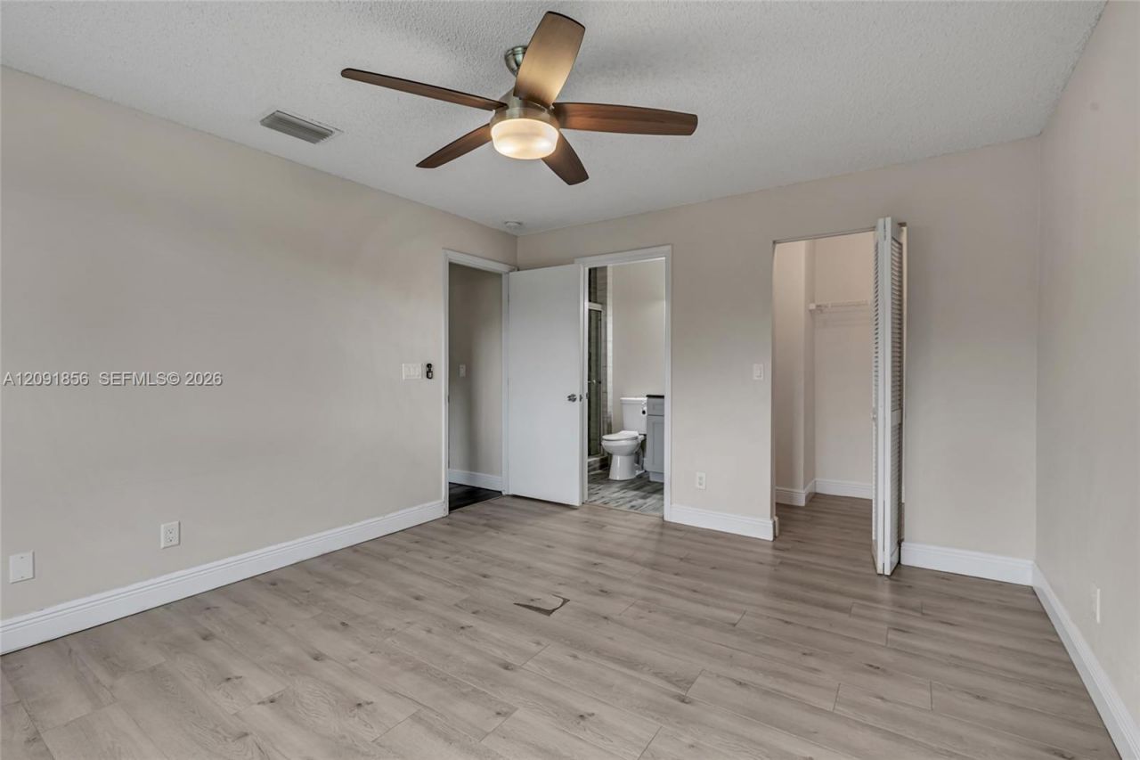 1724 SW 110th Ter, Davie, FL 33324 Photo