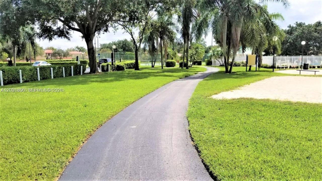 1724 SW 110th Ter, Davie, FL 33324 Photo