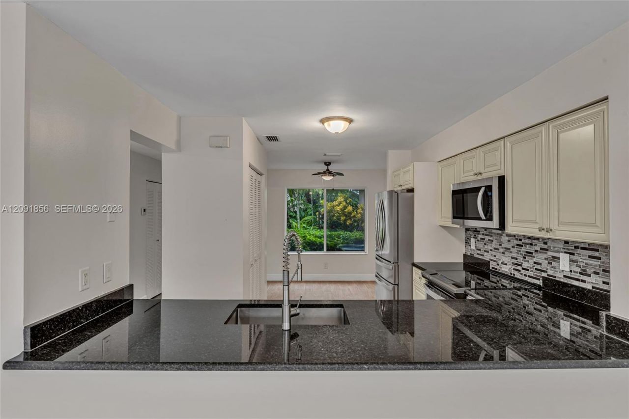 1724 SW 110th Ter, Davie, FL 33324 Photo