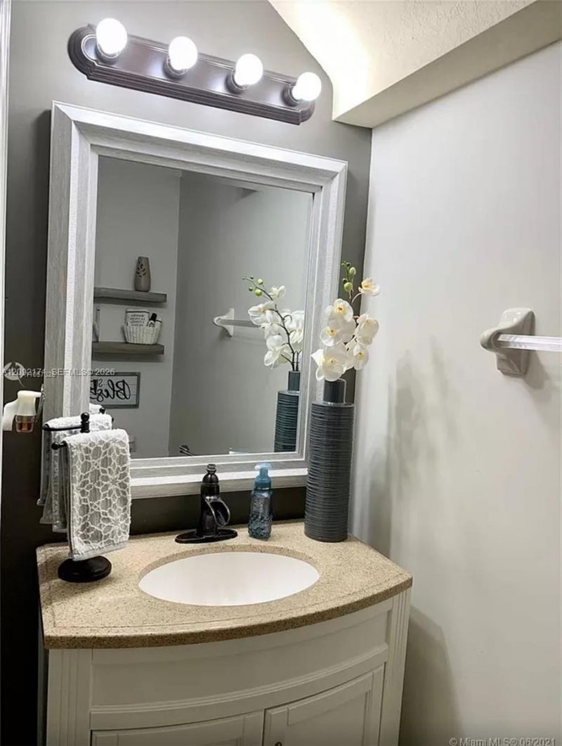 373 NE 37th Ave, Homestead, FL 33033 Photo