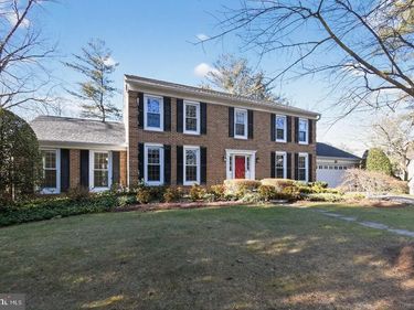 1302 CLAYBORNE HOUSE COURT , MCLEAN, VA 22101