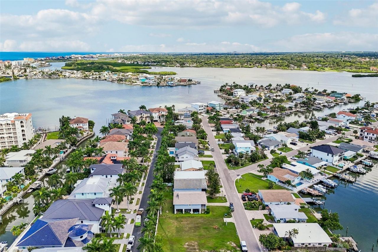 17610 1st Street E, Redington Shores, FL 33708 Photo