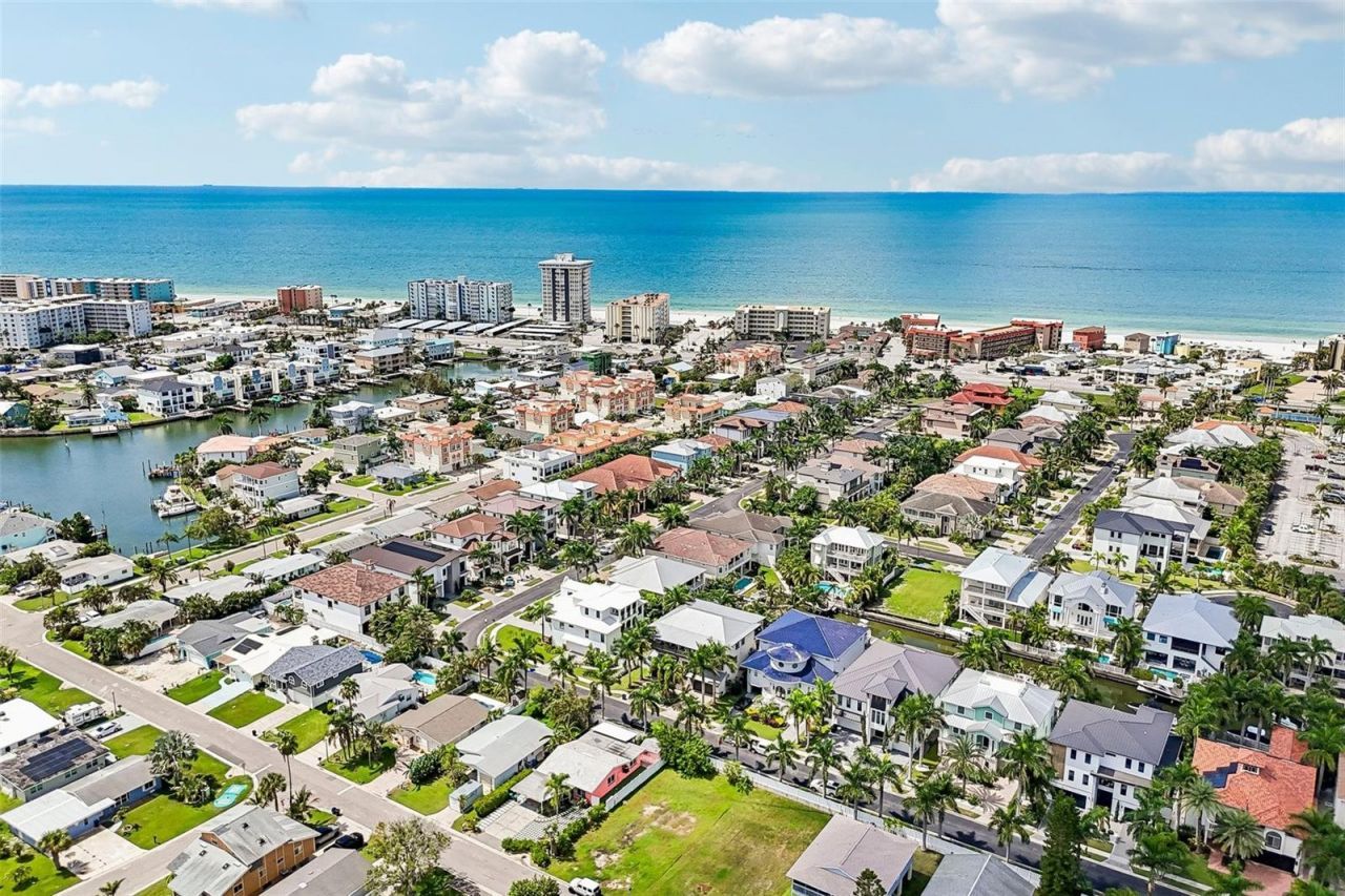 17610 1st Street E, Redington Shores, FL 33708 Photo