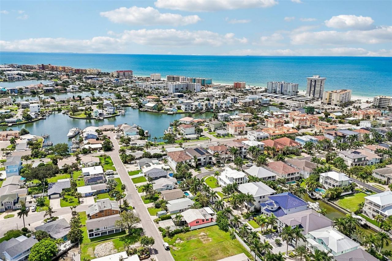 17610 1st Street E, Redington Shores, FL 33708 Photo