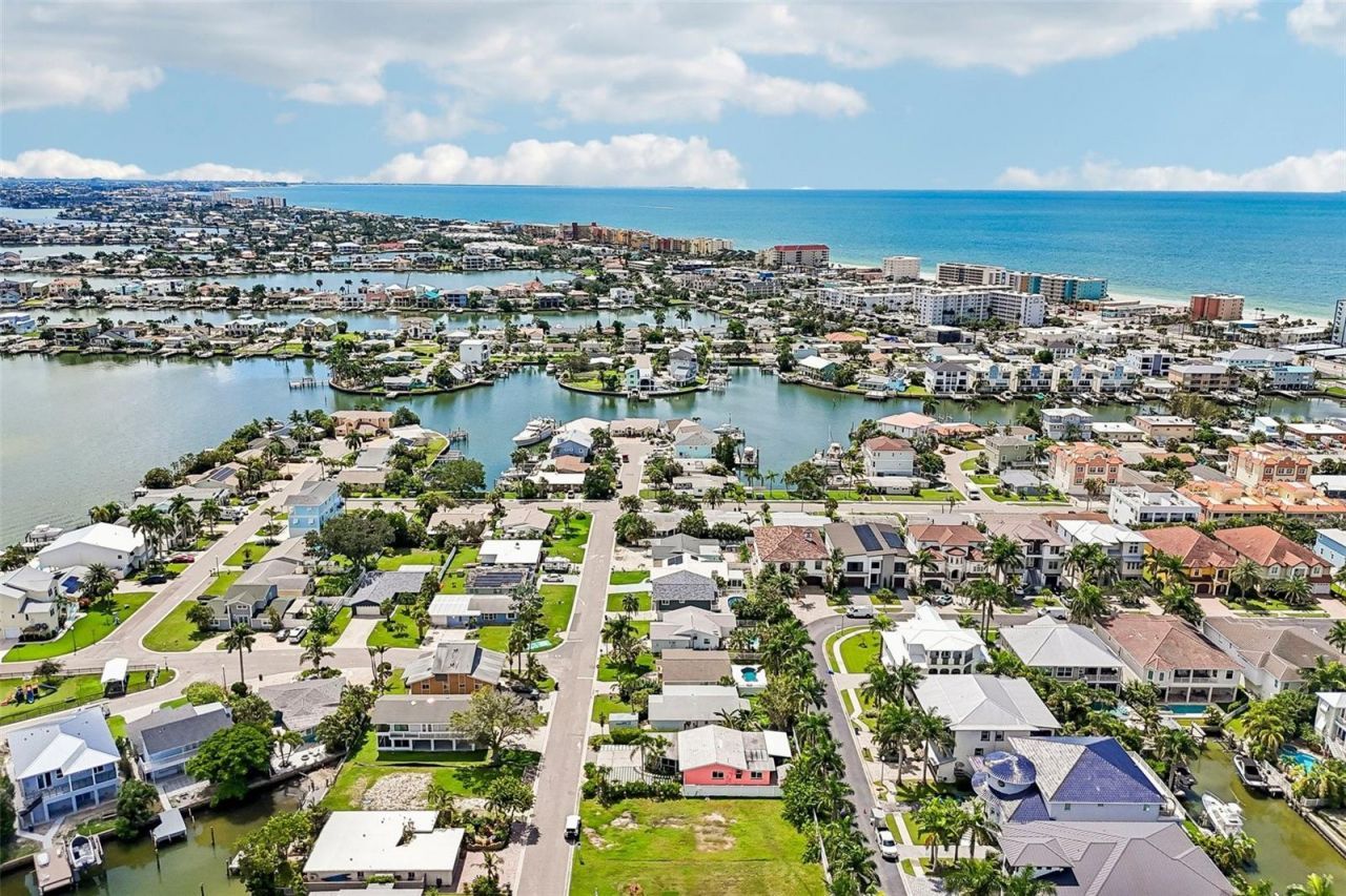 17610 1st Street E, Redington Shores, FL 33708 Photo