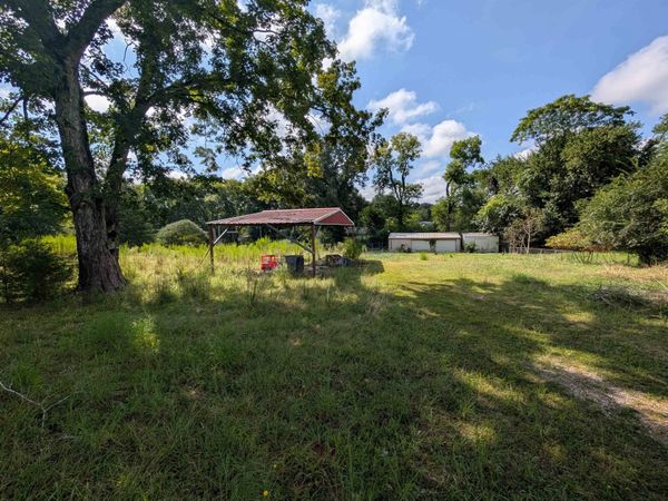 1766 Co Rd 122, Florence, AL 35634