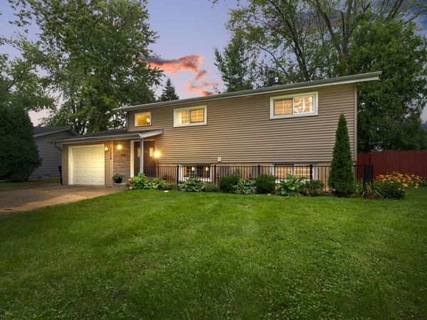 2209 Kingston Road , Waukegan, IL 60087