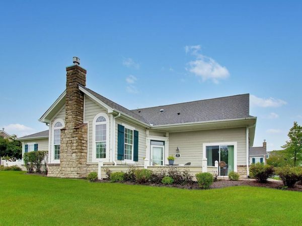 610 Schumann Street, Unit 28b, Woodstock, IL 60098