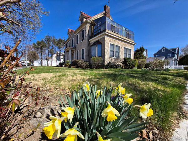 19404 110th Road, Saint Albans, NY 11412