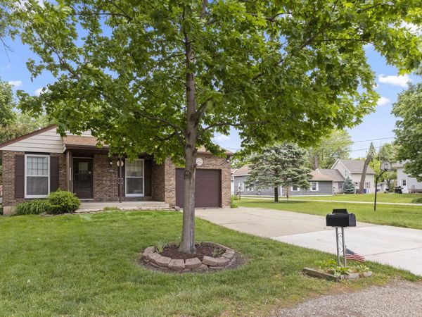 1406 Kaskaskia Avenue , Elgin, IL 60123