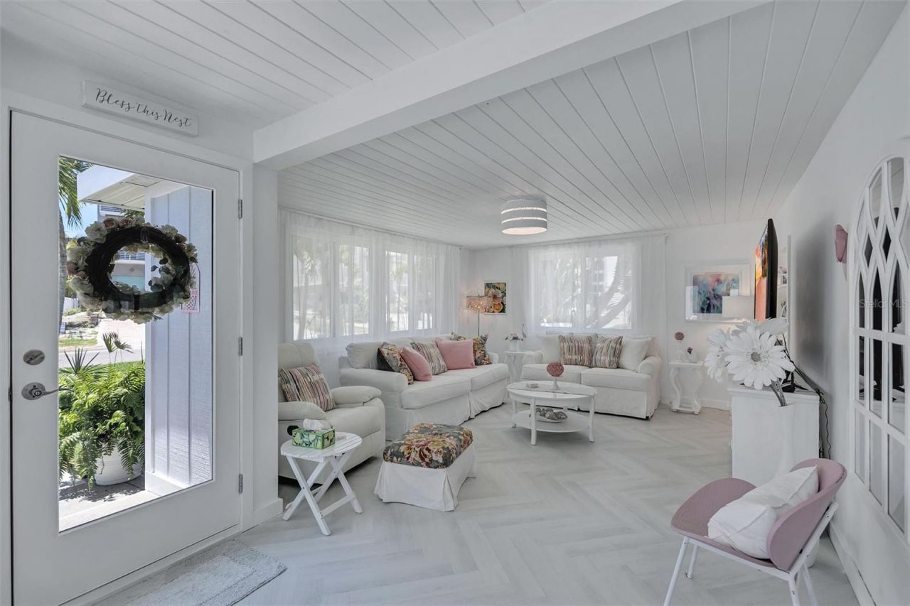 643 Calle Del Otono, Sarasota, FL 34242 Photo