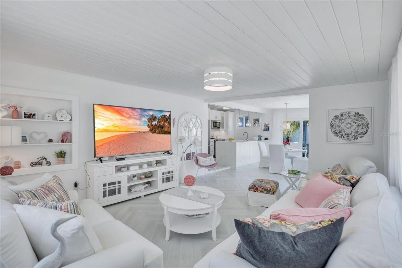 643 Calle Del Otono, Sarasota, FL 34242 Photo