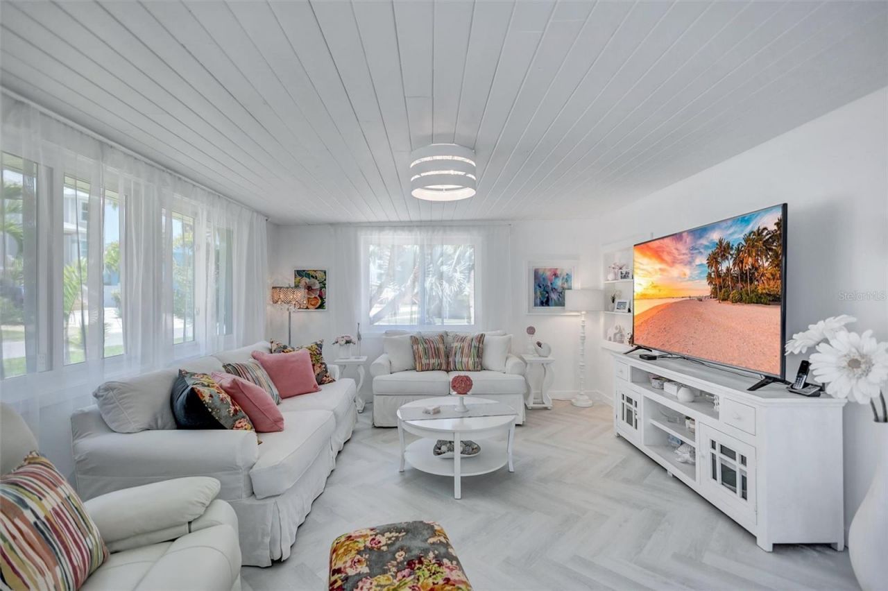 643 Calle Del Otono, Sarasota, FL 34242 Photo