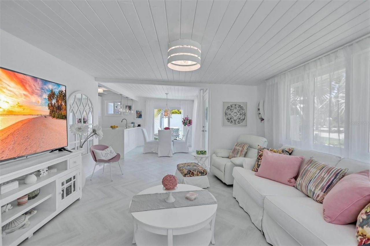 643 Calle Del Otono, Sarasota, FL 34242 Photo