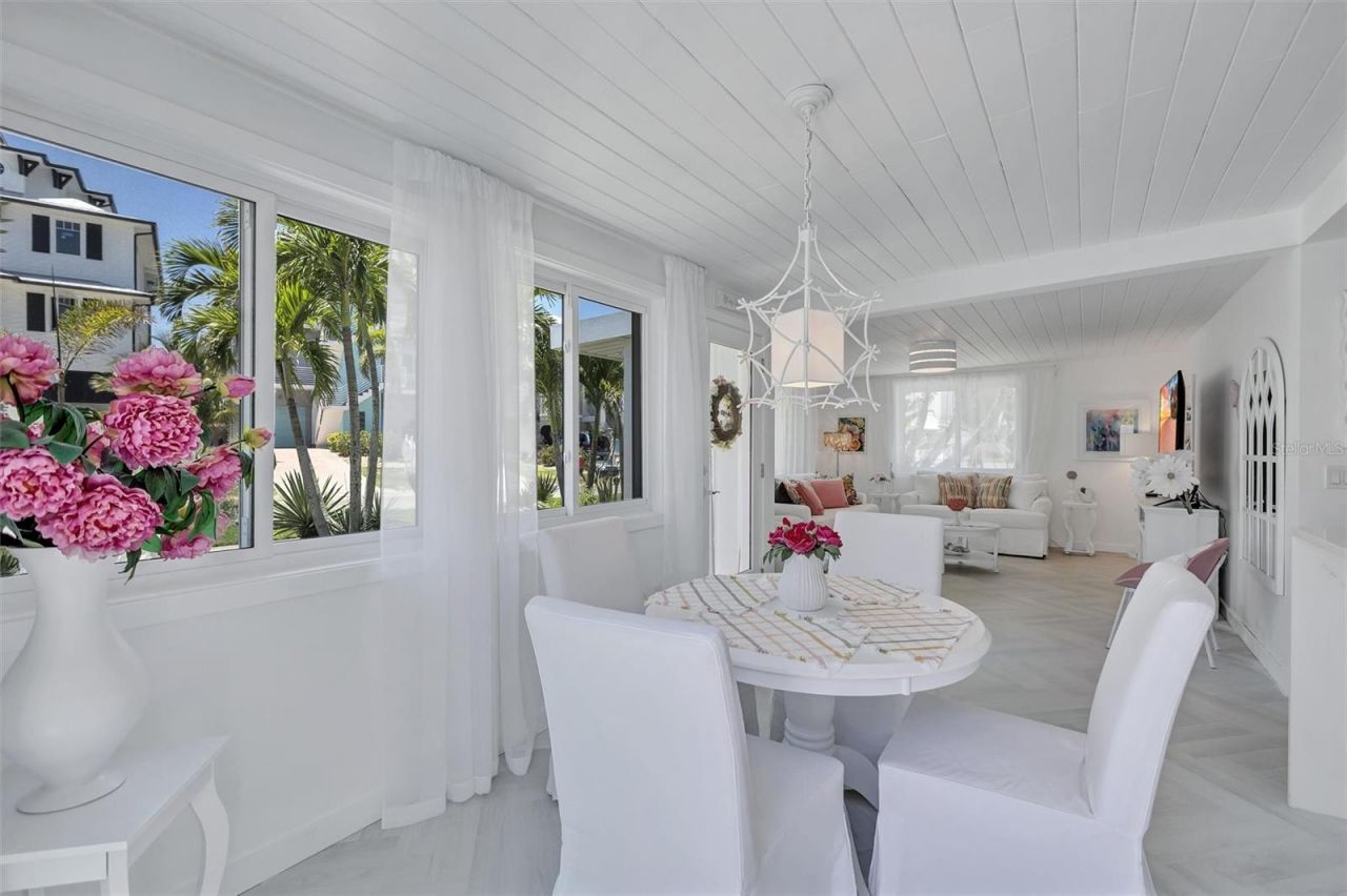 643 Calle Del Otono, Sarasota, FL 34242 Photo