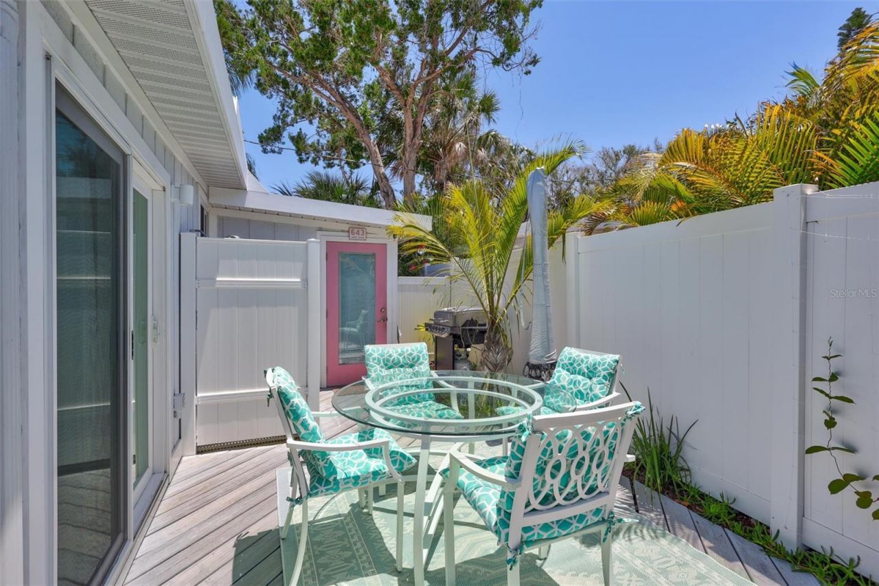 643 Calle Del Otono, Sarasota, FL 34242 Photo
