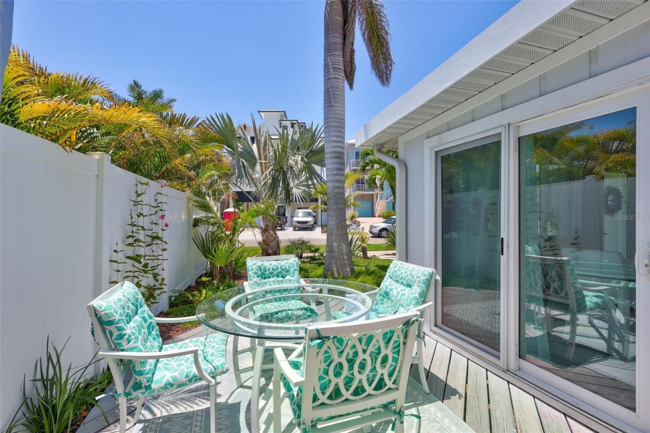 643 Calle Del Otono, Sarasota, FL 34242 Photo