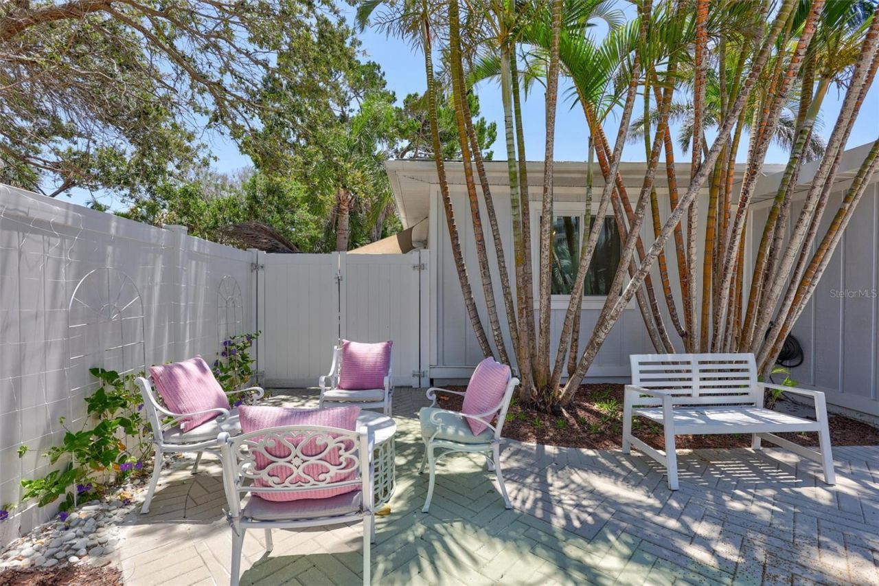 643 Calle Del Otono, Sarasota, FL 34242 Photo