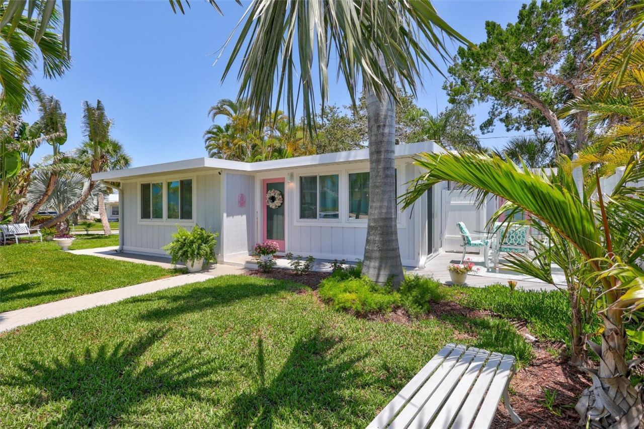 643 Calle Del Otono, Sarasota, FL 34242 Photo