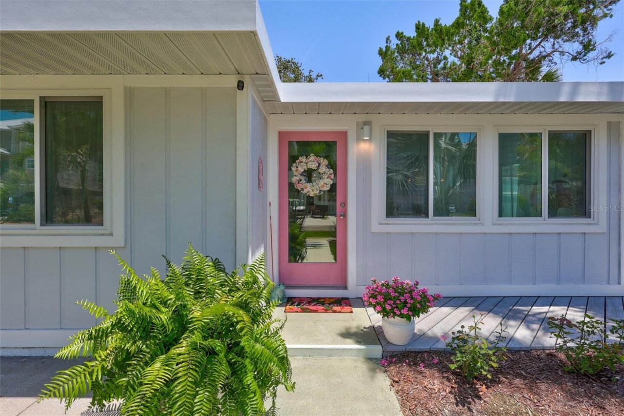643 Calle Del Otono, Sarasota, FL 34242 Photo