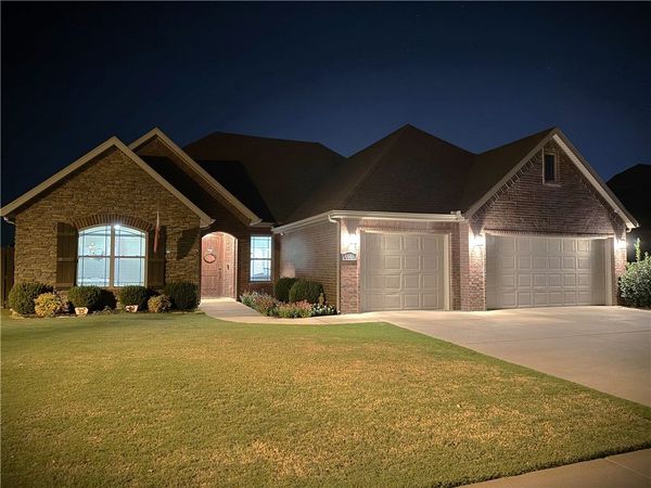 4846 W Wales Drive , Fayetteville, AR 72704