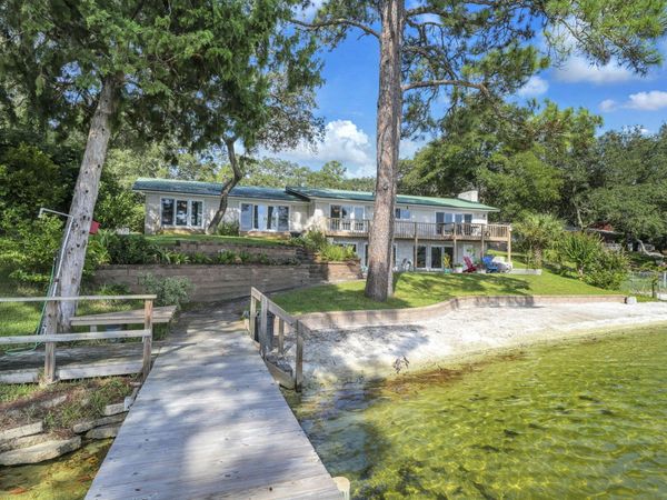 45 Poquito Road, Shalimar, FL 32579
