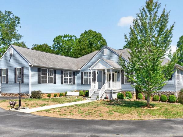 102 HAPPY VALLEY RD , Keswick, VA 22947