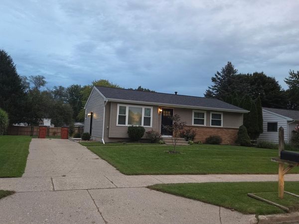 237 Roberta Jayne Drive SE, Lowell, MI 49331