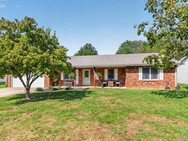 509 Thistle Lane , Swansea, IL 62226