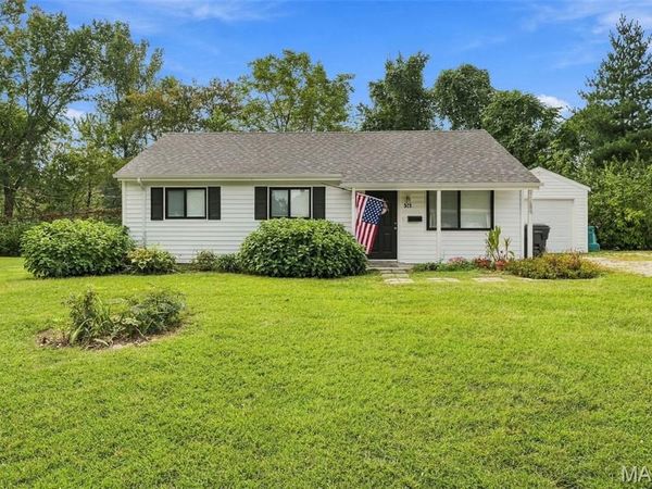 512 Eggering Drive, O'Fallon, MO 63366