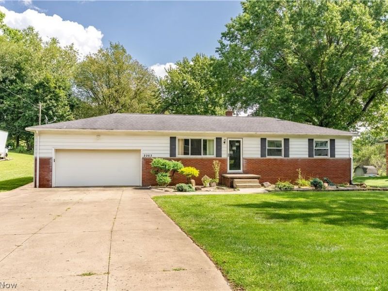 2263 Dewport Drive, Akron, OH 44312 Photo 1