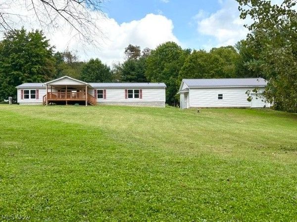 47415 B Metz Road , New Waterford, OH 44445