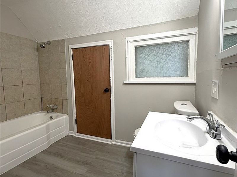 12516 Cornado Avenue, Cleveland, OH 44108 Photo 19