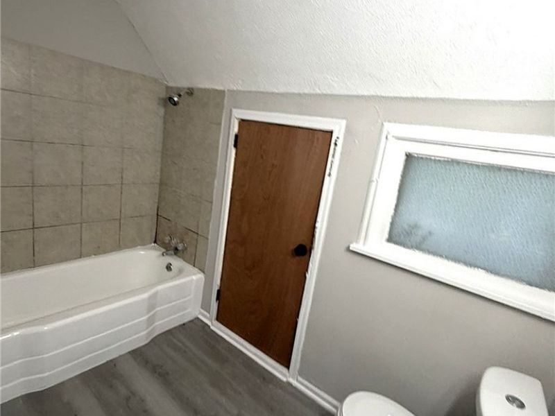 12516 Cornado Avenue, Cleveland, OH 44108 Photo 20
