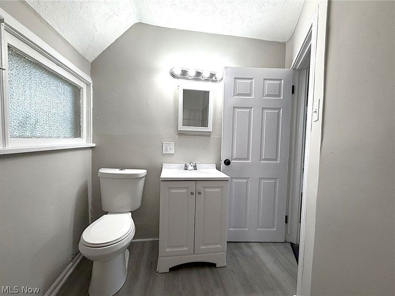 12516 Cornado Avenue, Cleveland, OH 44108 Photo 23