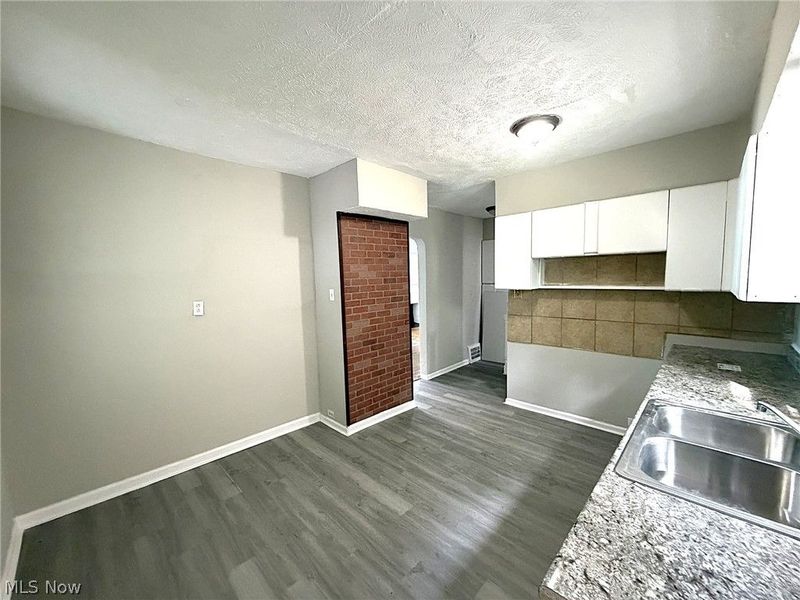 12516 Cornado Avenue, Cleveland, OH 44108 Photo 4