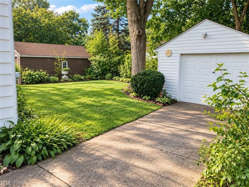 888 Caddo Avenue, Akron, OH 44305 Photo 3