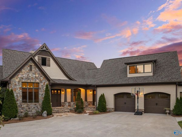 11034 Everest Circle SE, Huntsville, AL 35803