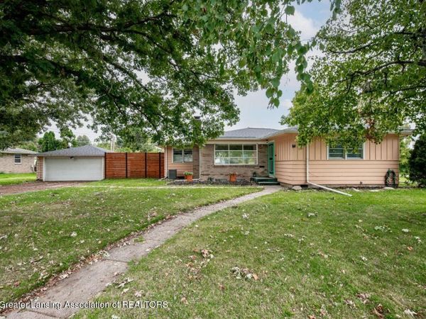 2115 W Hillsdale Street, Lansing, MI 48915