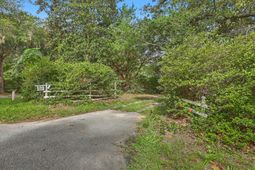 4674 Maybank Highway photo 4