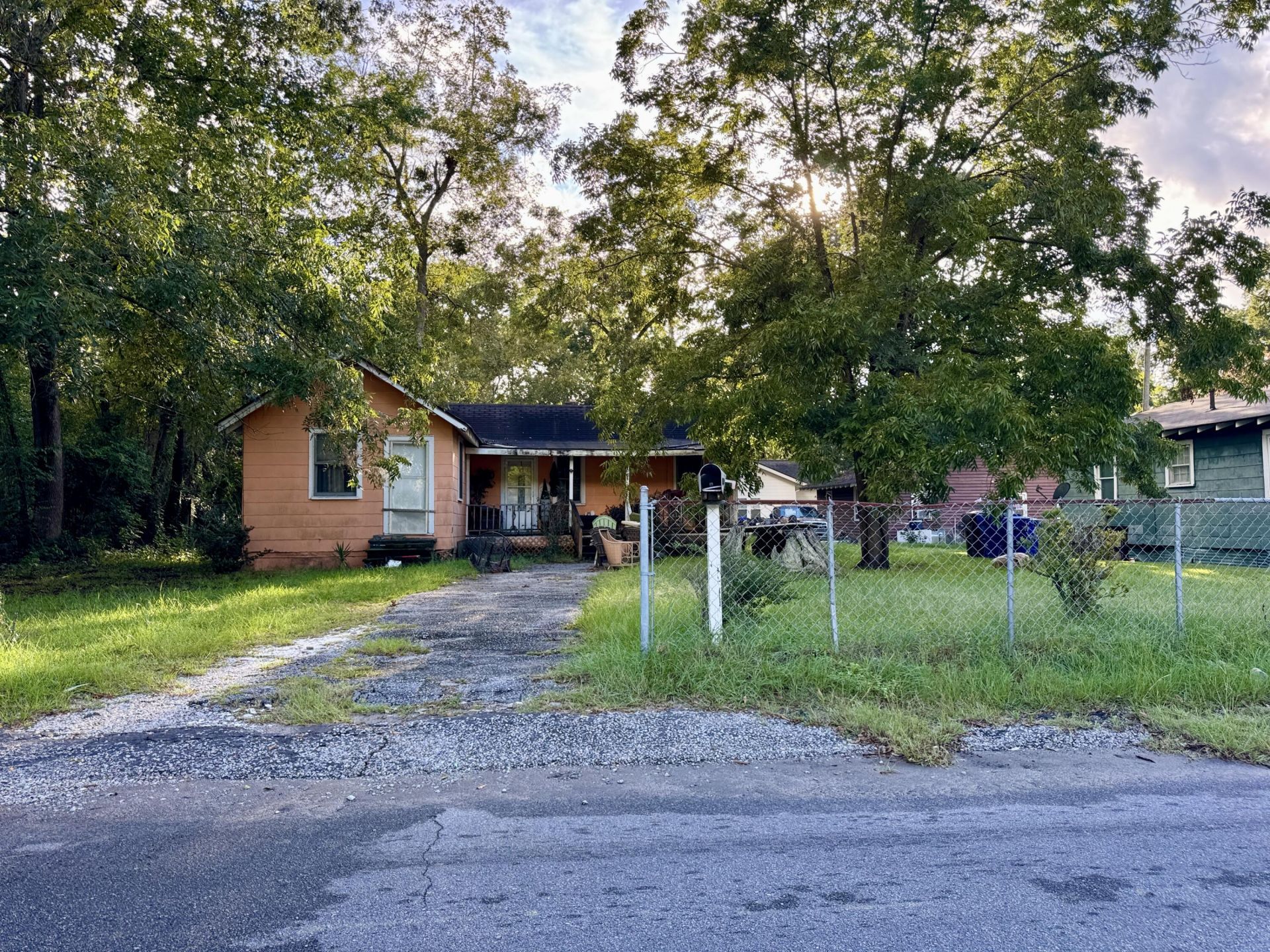 5063 Railroad Avenue Photo 4