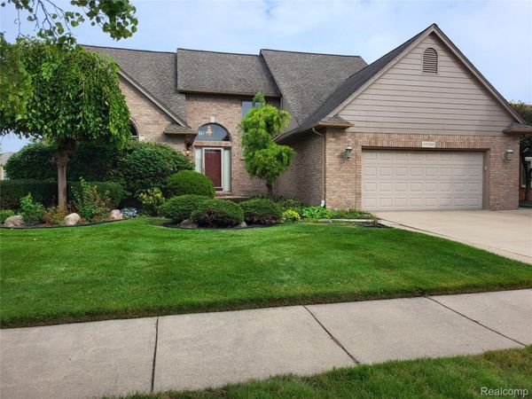 49786 Willowood Drive, Macomb Township, Mi 48044