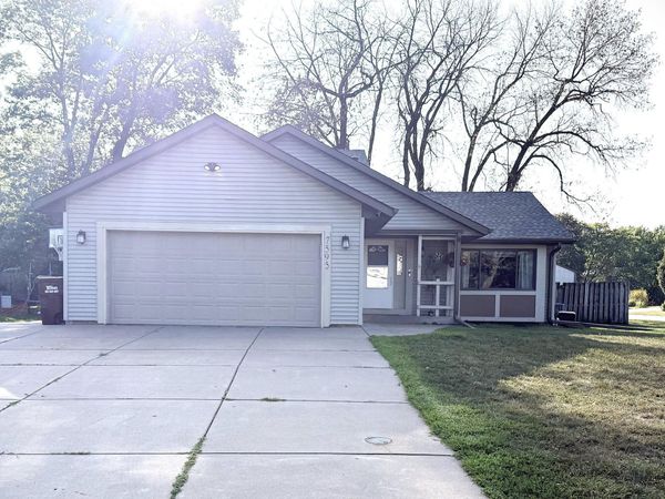 7595 22nd Street Court N, Oakdale, MN 55128