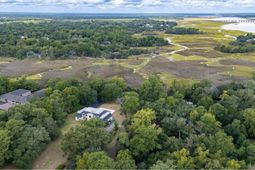 1460 River Front Drive  photo 4